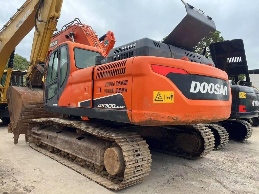 Doosan DX300LC-9C Pásové rýpadlá