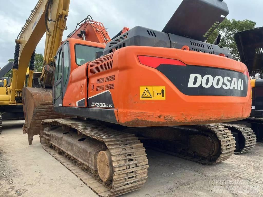 Doosan DX300LC-9C Pásové rýpadlá