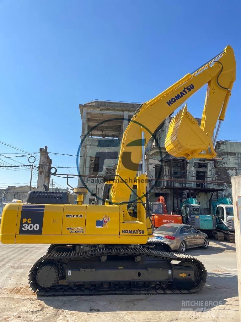 Komatsu PC 300 Pásové rýpadlá