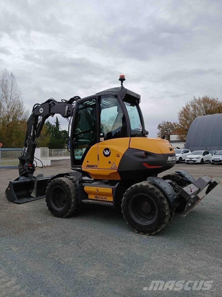 Mecalac 9 MWR Kolesové rýpadlá