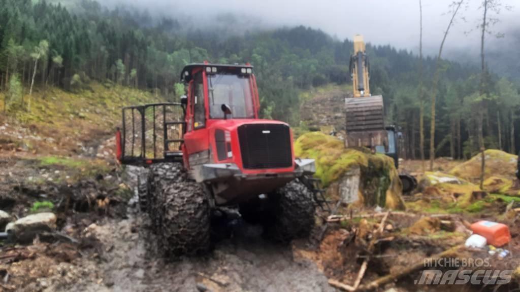Komatsu 895 Lesné traktory