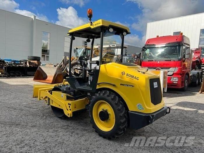 Bomag BW 124 PDH-5 Ďalšie stroje na spracovanie pôdy a príslušenstvo