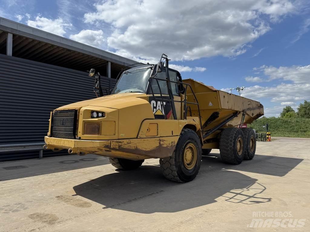 CAT 730C Stavebné sklápače