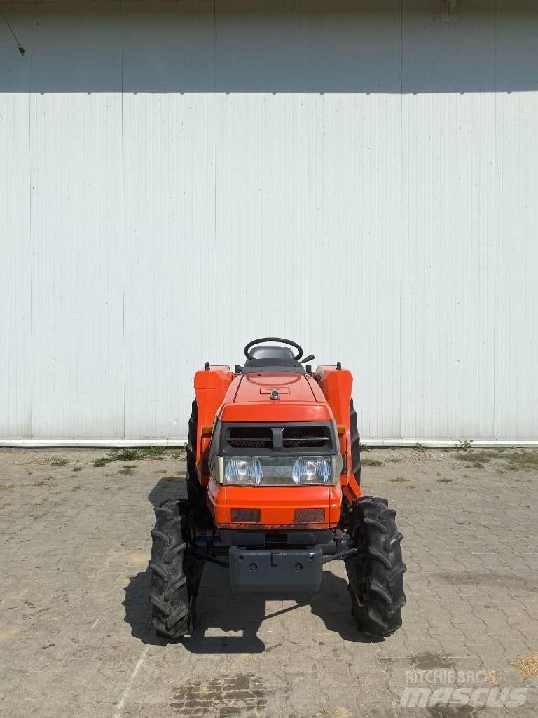 Kubota GL200 Kompaktné traktory