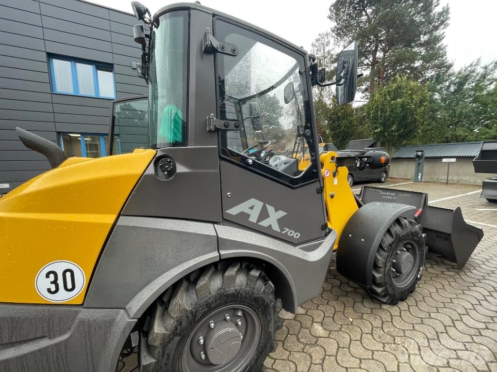 Mecalac AX700 Kolesové nakladače