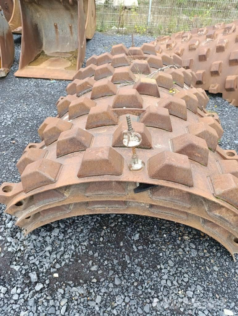 Bomag BW 213 D-4 Ťahačové valce