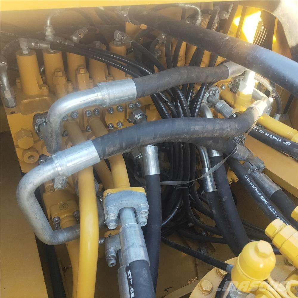 CAT 340D2 Pásové rýpadlá