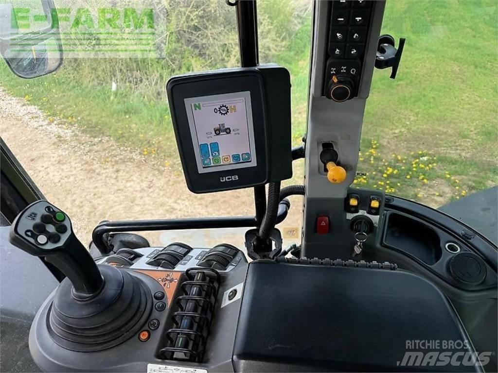 JCB fastrac 4220 Traktory