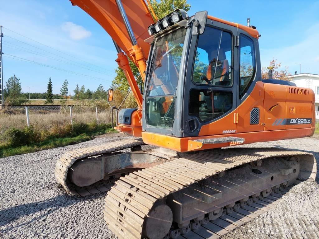 Doosan DX 225 LC Pásové rýpadlá