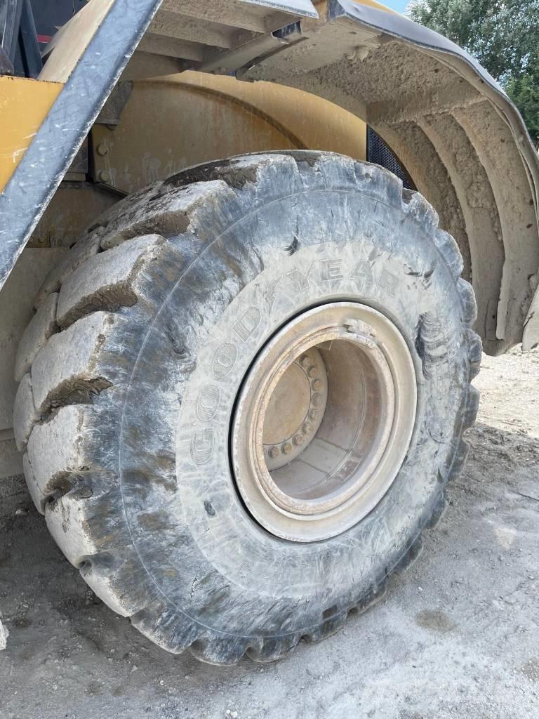 CAT 966 G Kolesové nakladače