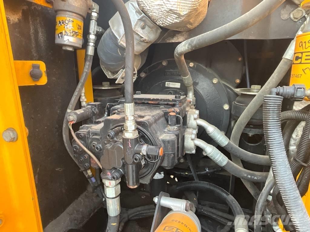 JCB JS 130 LC 4F Pásové rýpadlá