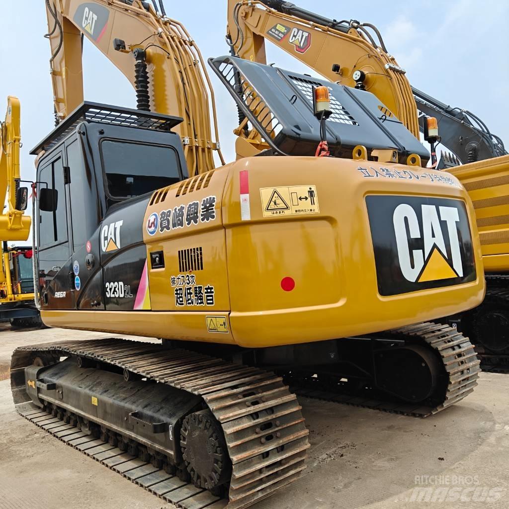 CAT 323 D L Pásové rýpadlá