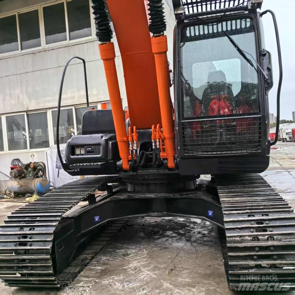Hitachi ZX 200-3 G Pásové rýpadlá