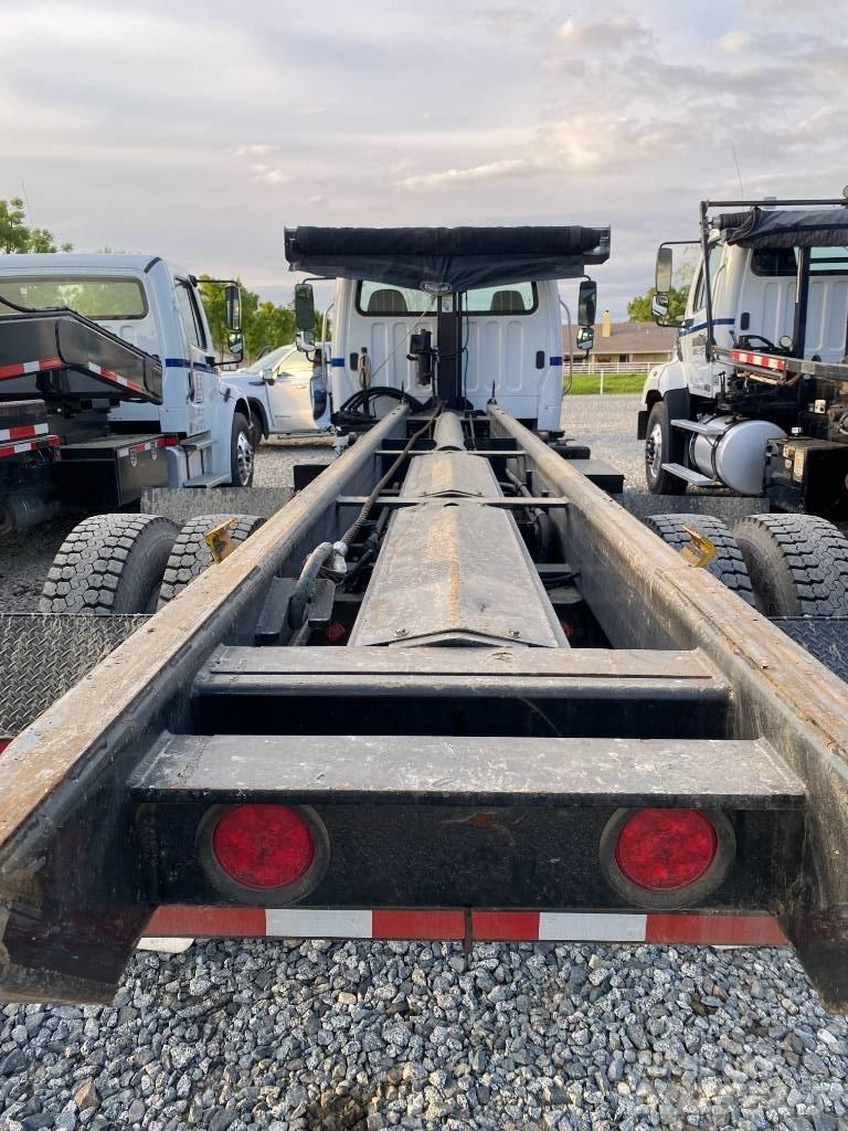 Freightliner CB Lanový nosič kontajnerov