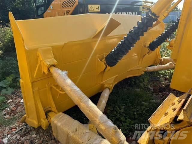 Komatsu D 85 Pásové dozéry