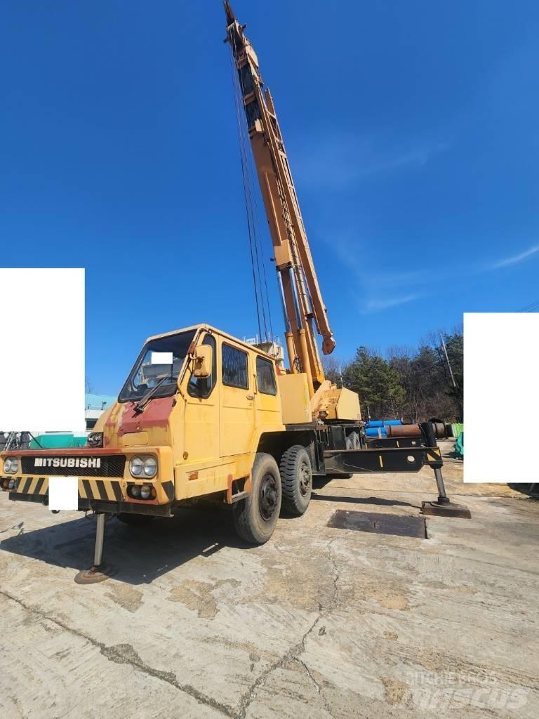 Hyundai HC 50 Univerzálne terénne žeriavy