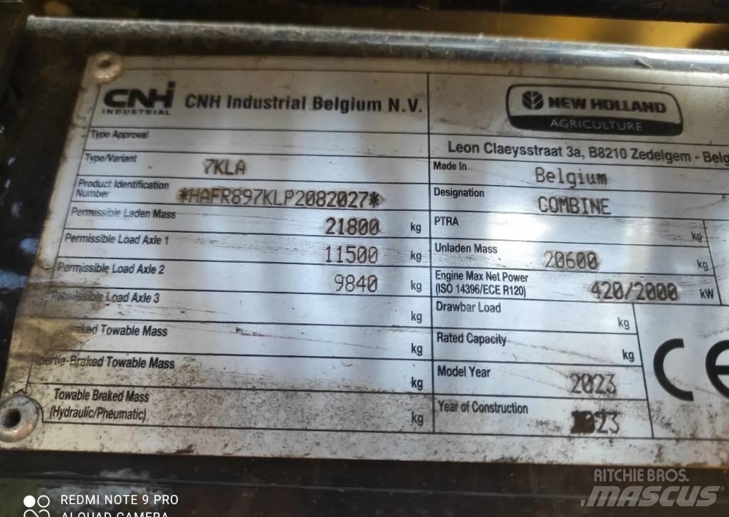 New Holland CR 8.90 Kombinované zberacie stroje
