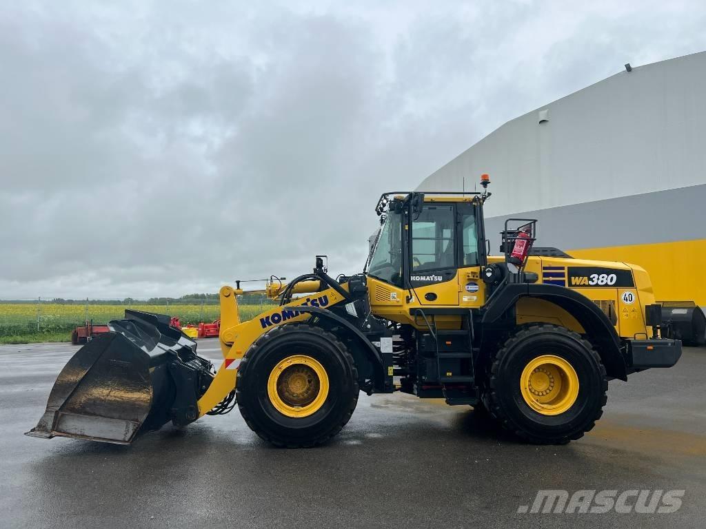 Komatsu WA 380-8E0 Kolesové nakladače