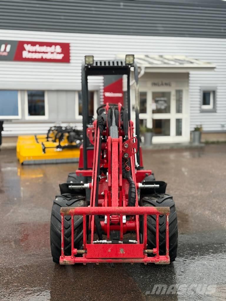 Thaler 2126 Šmykom riadené nakladače