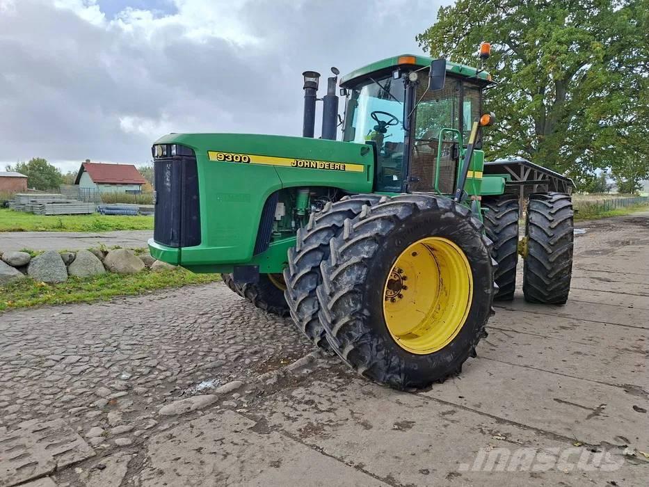 John Deere 9300 Traktory