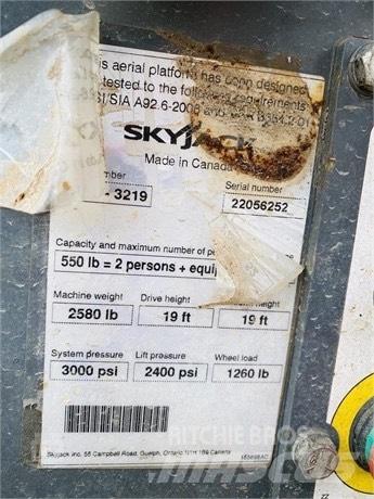 SkyJack SJ 3219 Nožnicové zdvíhacie plošiny