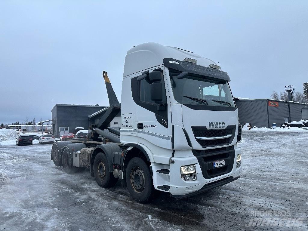 Iveco X-Way 560 8x2 Hákový nosič kontajnerov