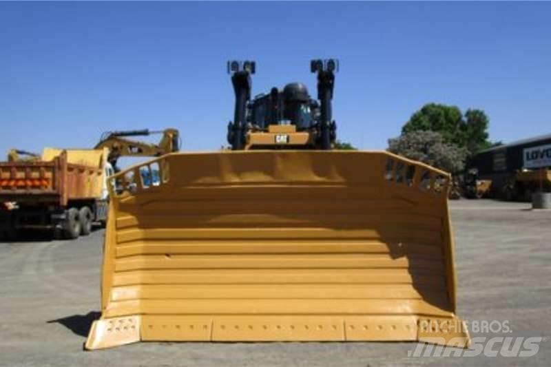 CAT D8R Pásové dozéry