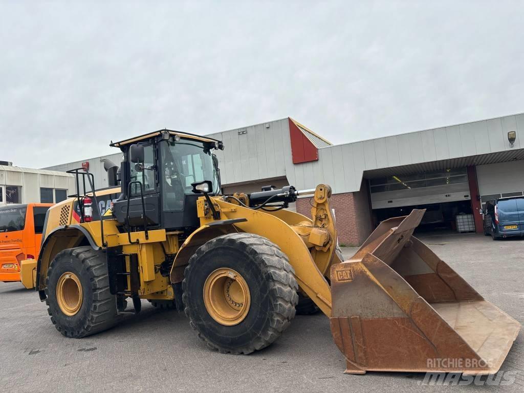 CAT 966 K Kolesové nakladače