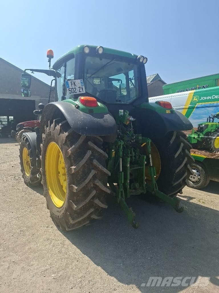 John Deere 6110M Traktory