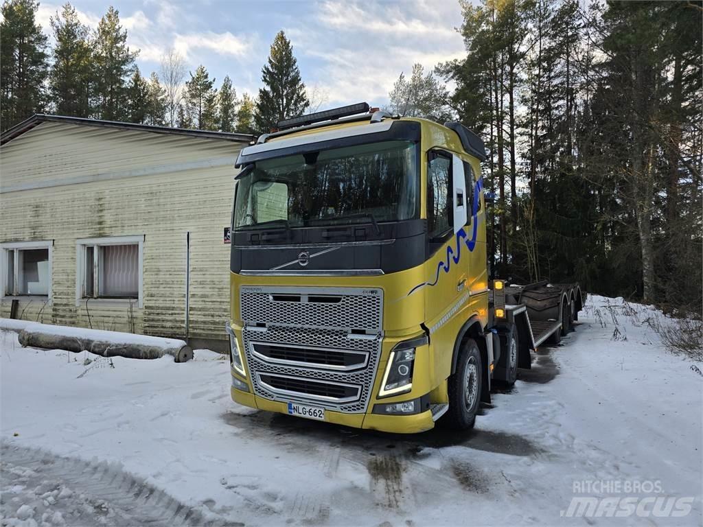 Volvo FH 16 750 Nákladné automobily na prepravu lesných strojov