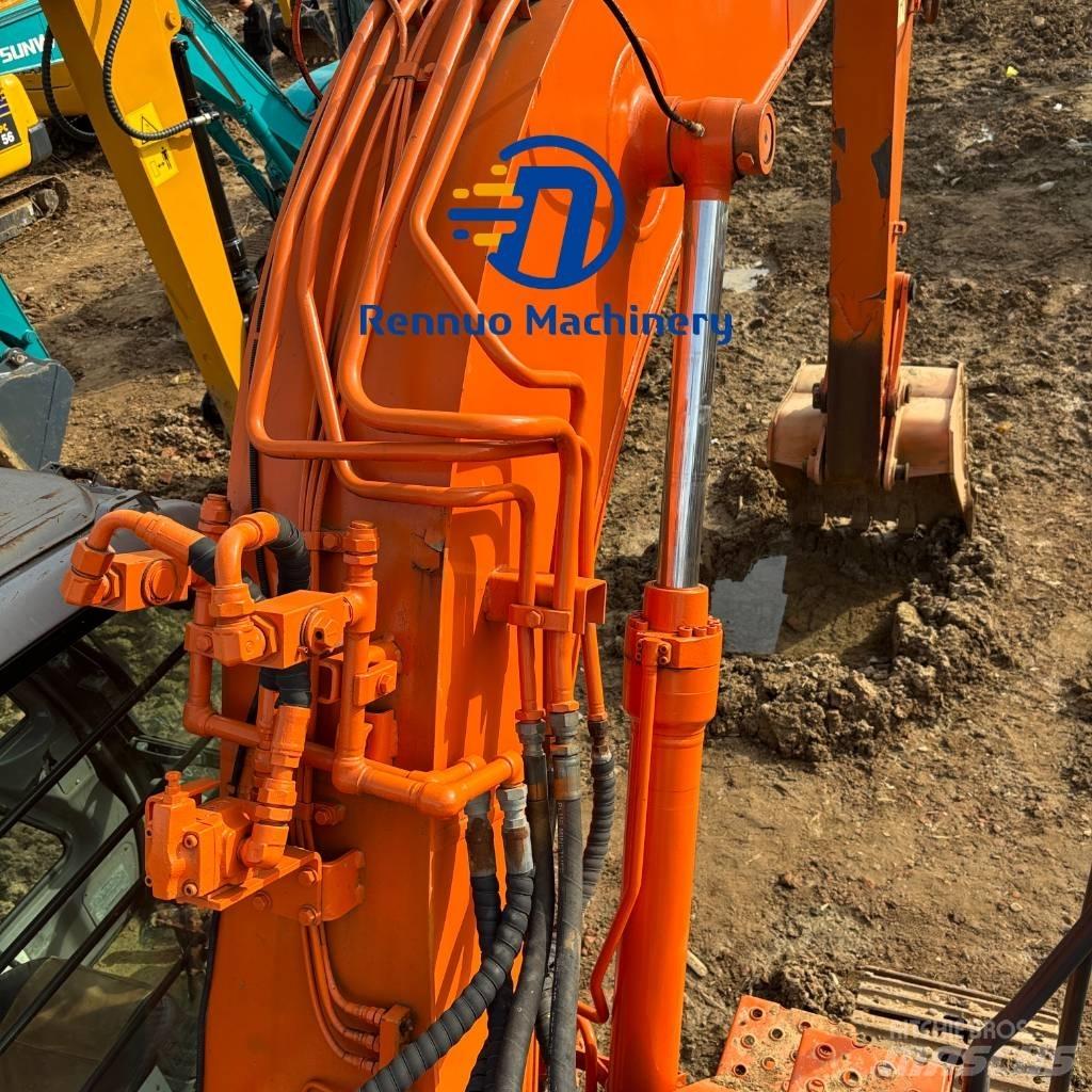 Hitachi ZX 135 US Pásové rýpadlá