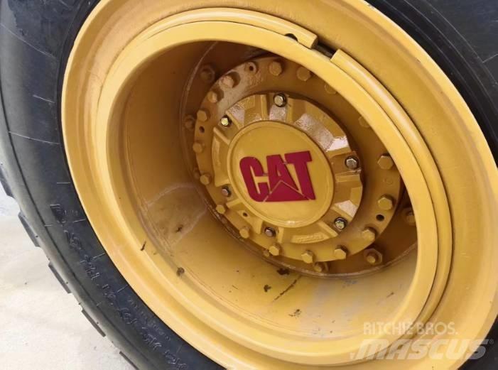 CAT 966H Kolesové nakladače