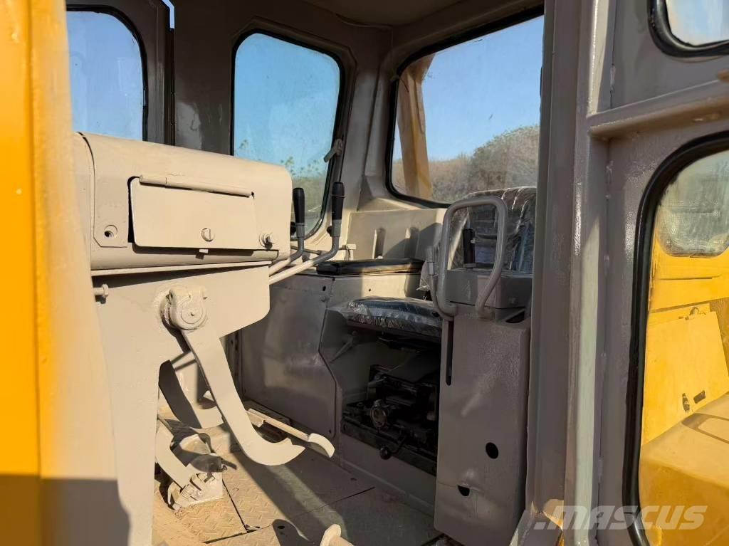 CAT D8K Pásové dozéry