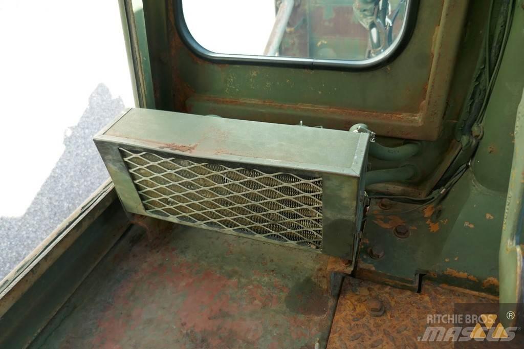 CAT D7G Ex-army Pásové dozéry