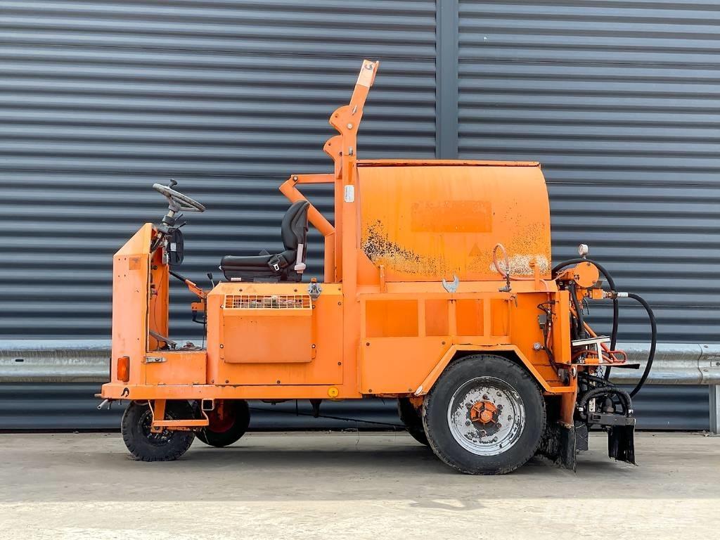 Strassmayr S25/500-G Rozstrekovače asfaltu