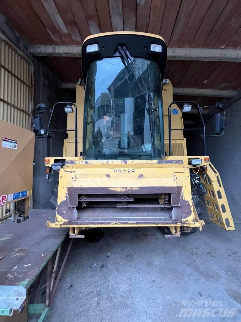 New Holland TF 76 Kombinované zberacie stroje