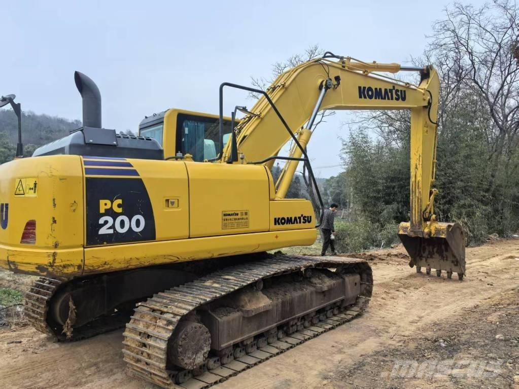Komatsu PC 200-8 Midi rýpadlá 7 t - 12 t