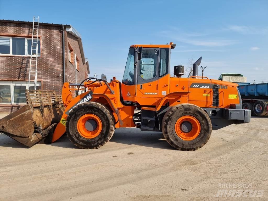 Doosan DL 200 Kolesové nakladače