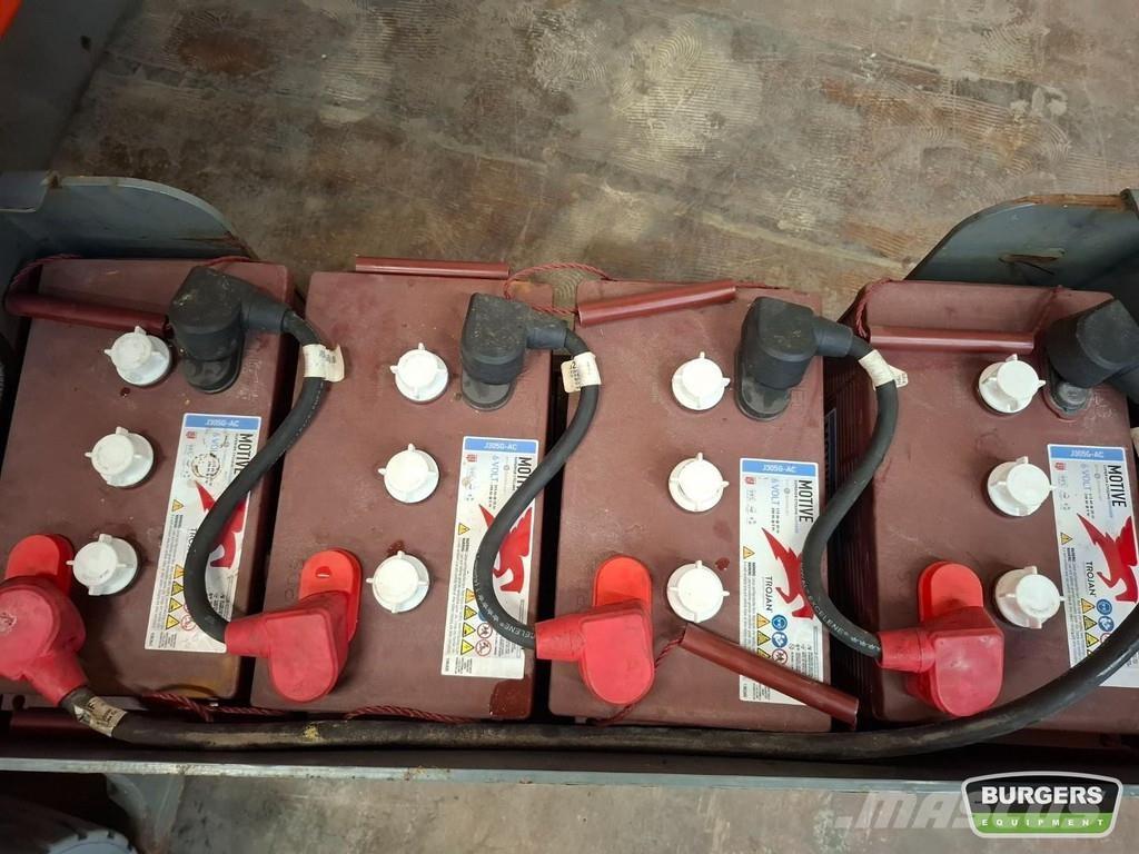 SkyJack SJ30 ARJE Kĺbové plošiny