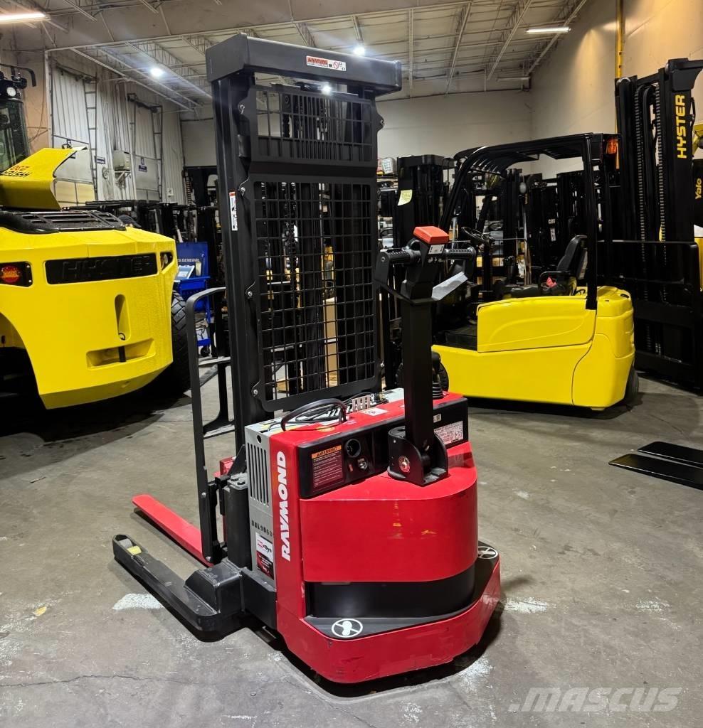 Raymond RSS40 Samohybné vozíky