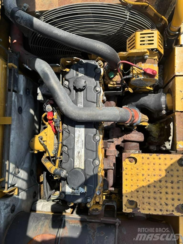 CAT 325 D L Pásové rýpadlá