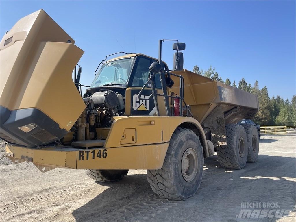 CAT 740B Kĺbové nákladné autá