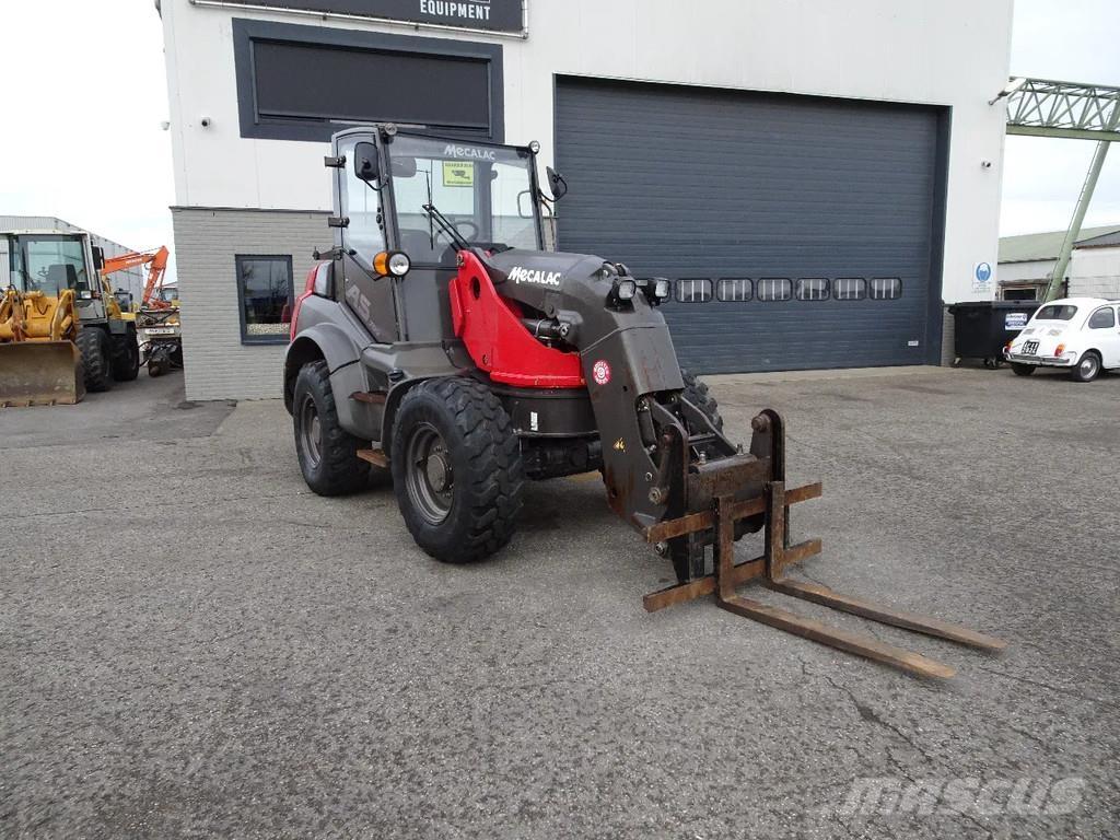 Mecalac AS700 Kolesové nakladače