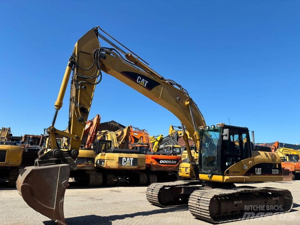CAT 323 D L Pásové rýpadlá