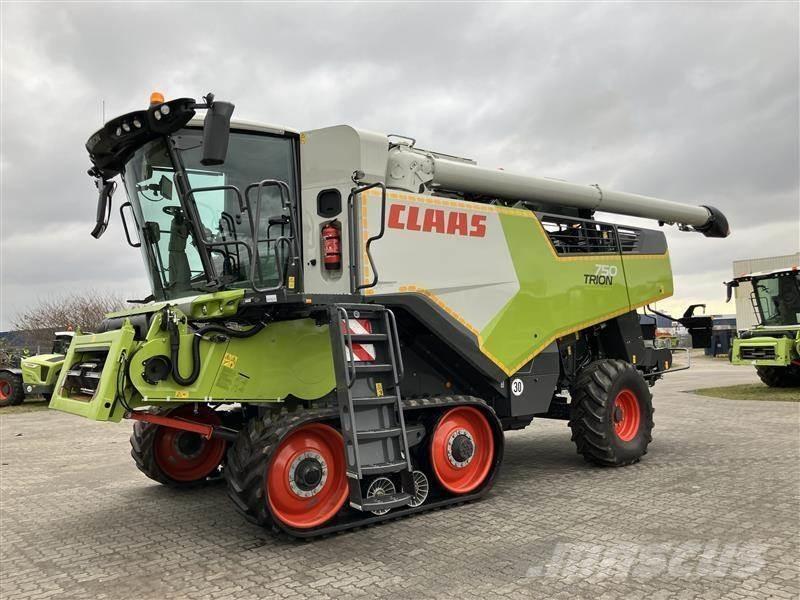 CLAAS TRION 750 TT Kombinované zberacie stroje
