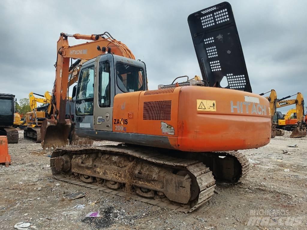 Hitachi ZX 200 Pásové rýpadlá