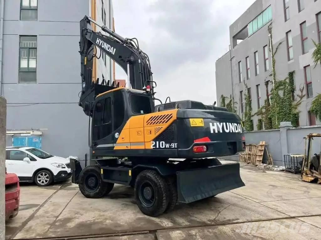 Hyundai R210W-9T Kolesové rýpadlá
