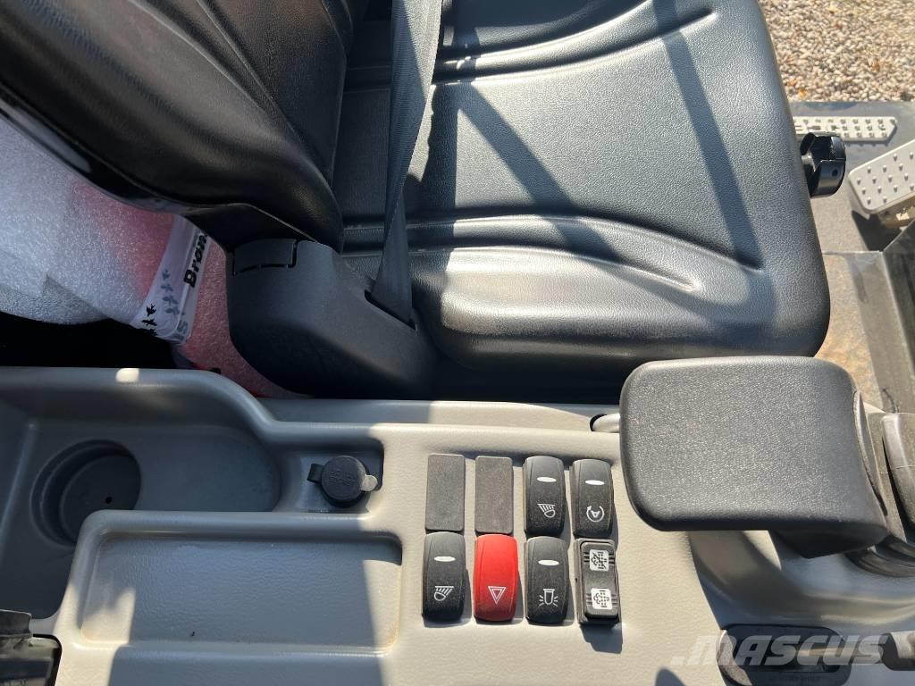 JCB 403 Plus Mininakladače