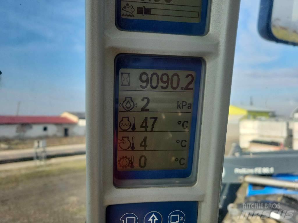 New Holland T 8.360 Traktory