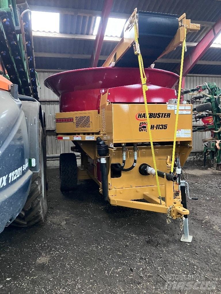 Haybuster H1135 Drviče a rezače balíkov